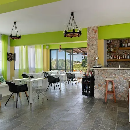 Ilios And Irene 4 Bed and Breakfast Μαστιχάρι