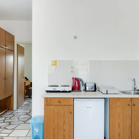 Ilios And Irene 4 Bed & Breakfast