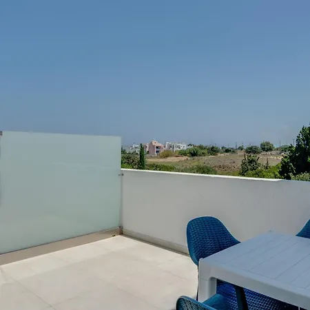 Ilios And Irene 4 Bed & Breakfast