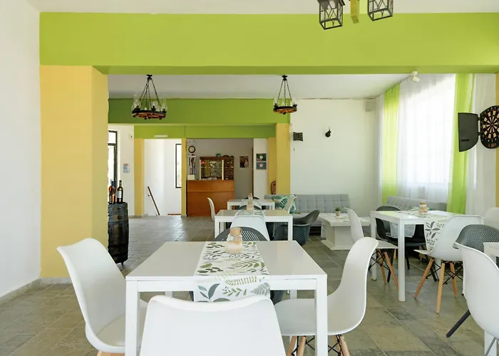 לינה וארוחת בוקר Ilios And Irene 4